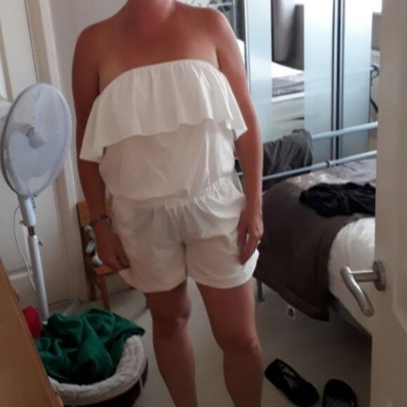 LADIES white romper sz Small - Picture 2 of 4